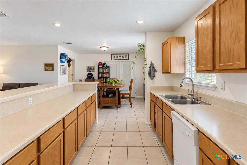 1157 Lasso Loop Loop Canyon Lake, TX 78133
