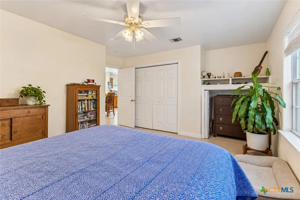 1157 Lasso Loop Loop Canyon Lake, TX 78133