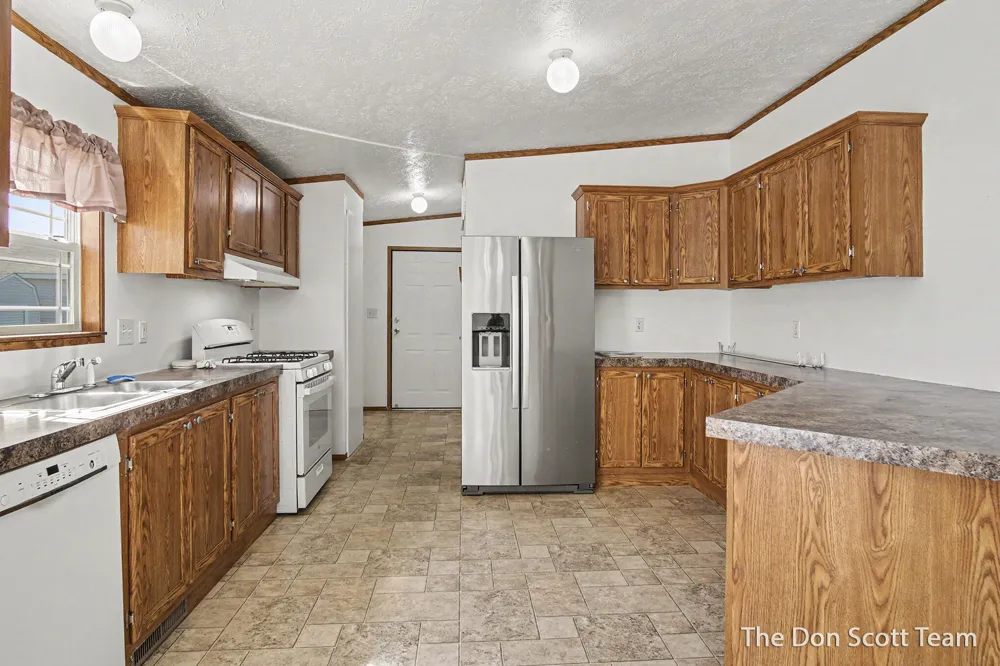 3660 Lilyfield Drive Cedar Springs, MI 49319