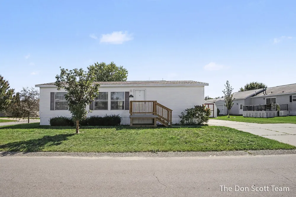 3660 Lilyfield Drive Cedar Springs, MI 49319