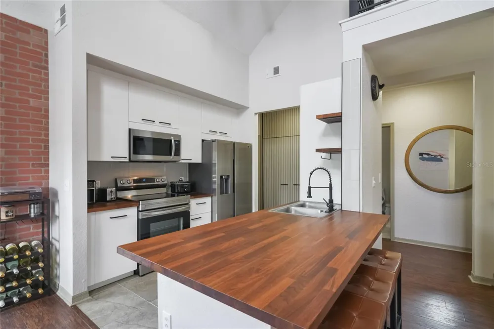6001 WESTGATE DRIVE #2124 Orlando, FL 32835