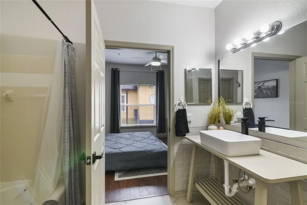 6001 WESTGATE DRIVE #2124 Orlando, FL 32835