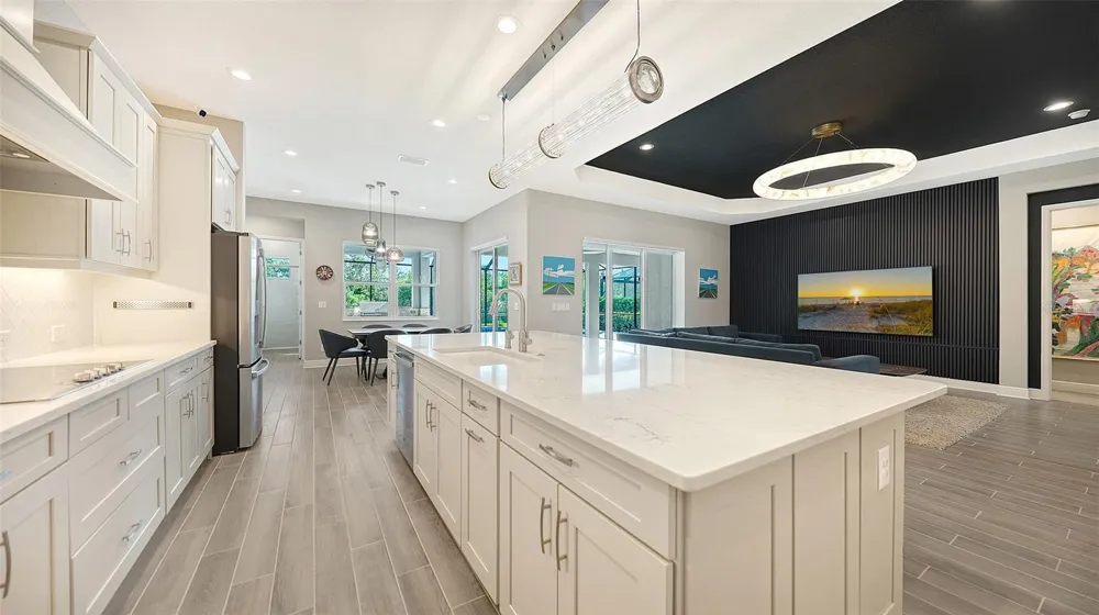 2566 PARADISE PLUM DRIVE Sarasota, FL 34240