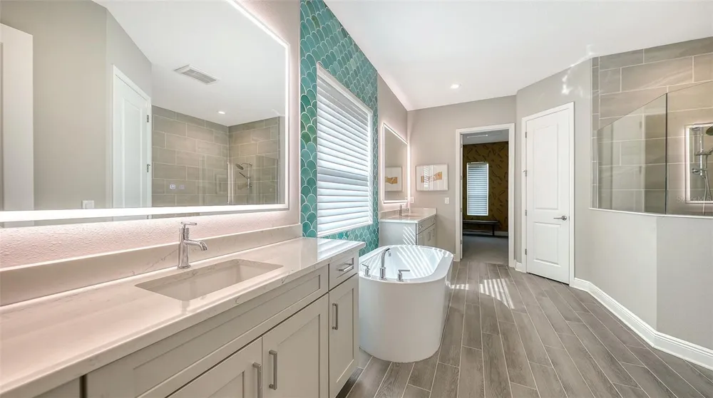 2566 PARADISE PLUM DRIVE Sarasota, FL 34240
