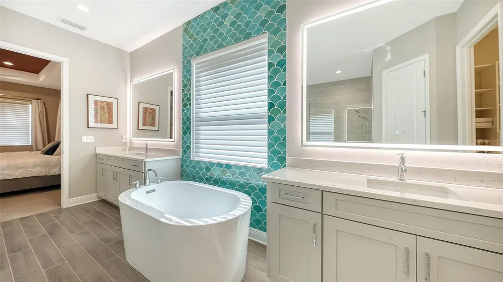 2566 PARADISE PLUM DRIVE Sarasota, FL 34240