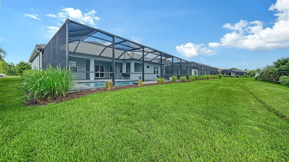 2566 PARADISE PLUM DRIVE Sarasota, FL 34240