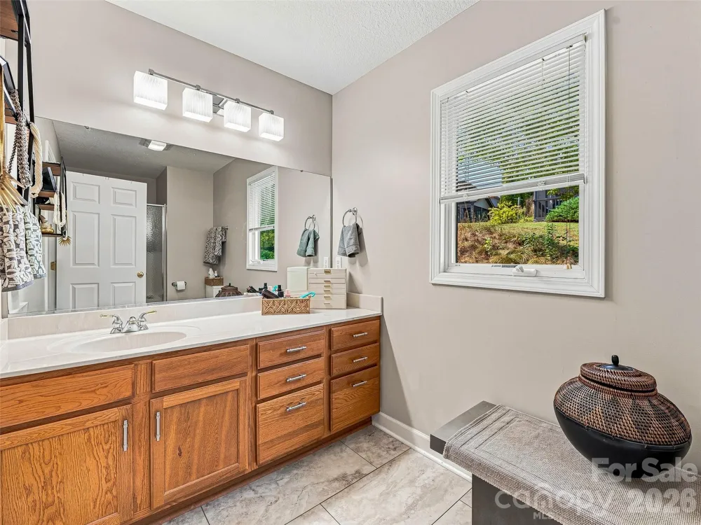 403 Kyfields Drive Weaverville, NC 28787