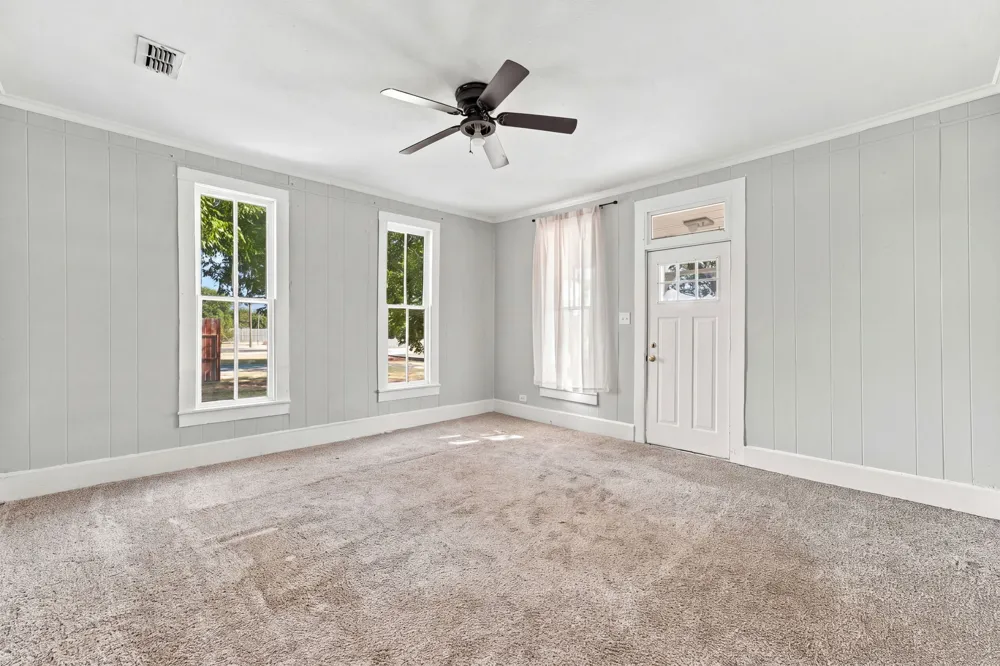 208 S Harrison Street Pilot Point, TX 76258