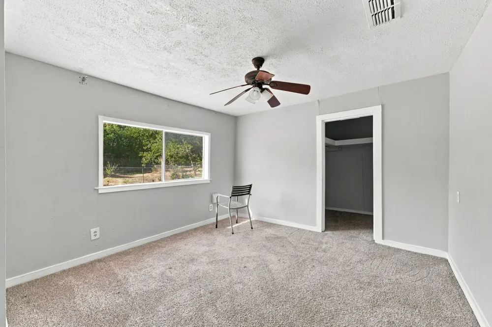 208 S Harrison Street Pilot Point, TX 76258