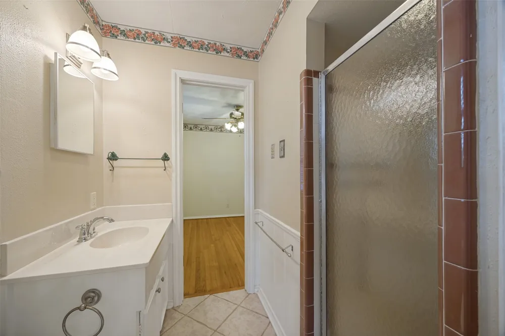 813 Brookhurst Drive Richardson, TX 75080