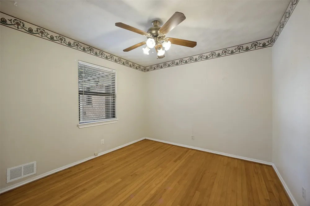 813 Brookhurst Drive Richardson, TX 75080