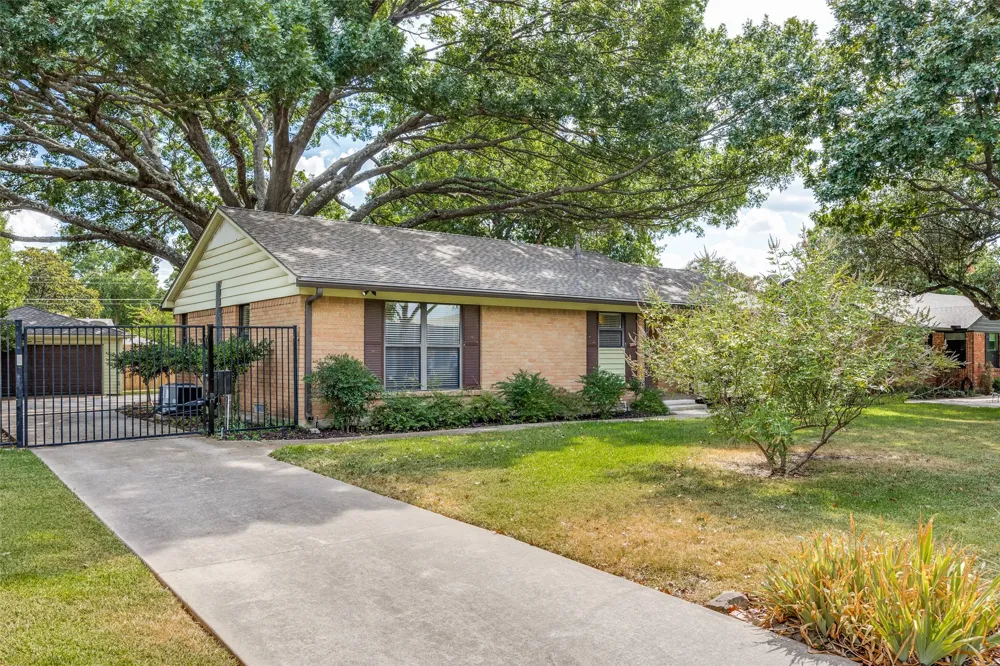 813 Brookhurst Drive Richardson, TX 75080