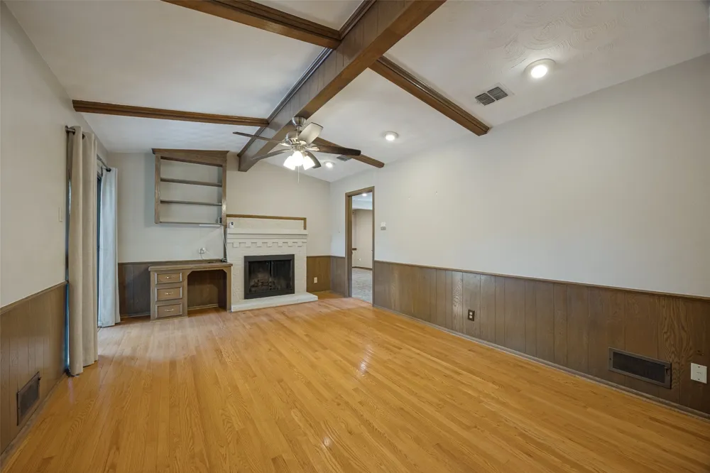 813 Brookhurst Drive Richardson, TX 75080