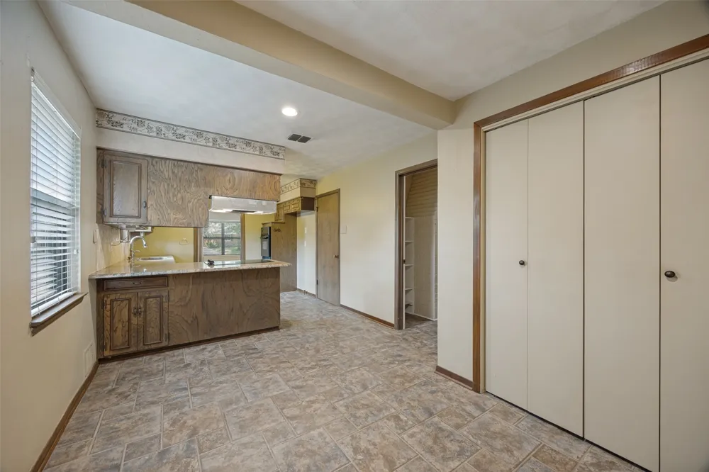 813 Brookhurst Drive Richardson, TX 75080