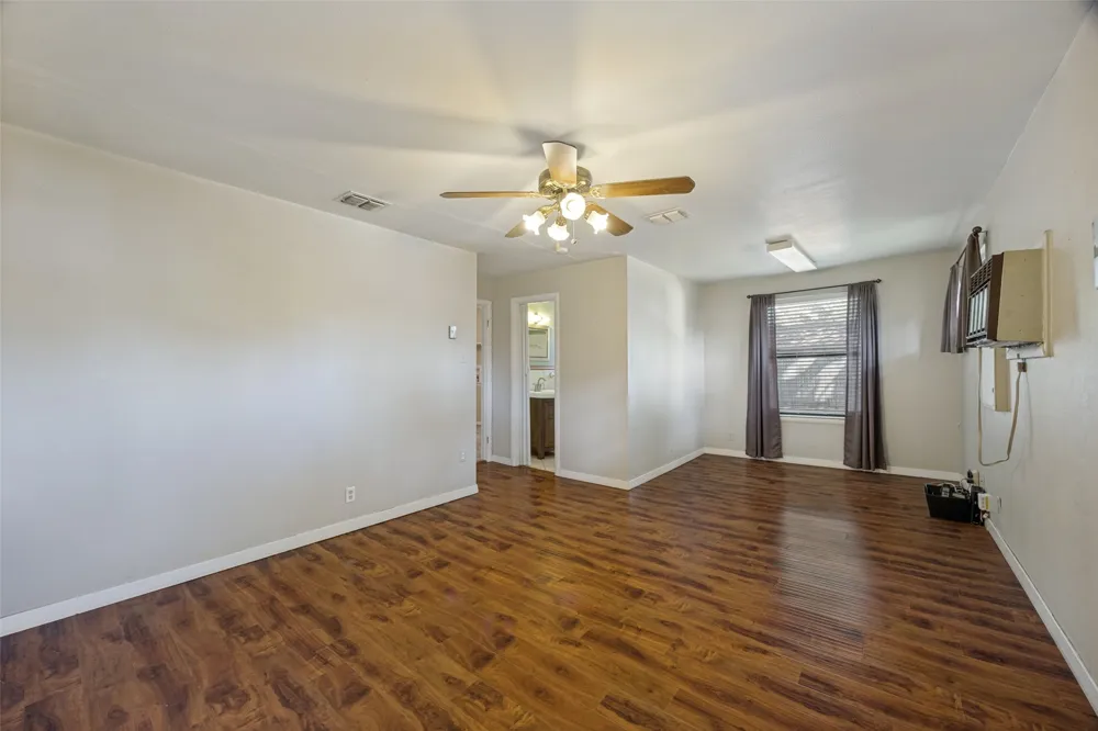 813 Brookhurst Drive Richardson, TX 75080