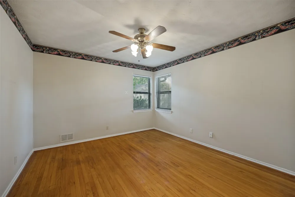 813 Brookhurst Drive Richardson, TX 75080
