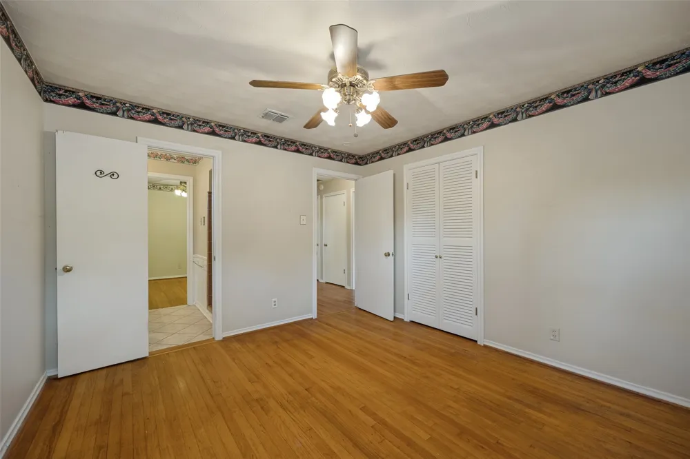 813 Brookhurst Drive Richardson, TX 75080