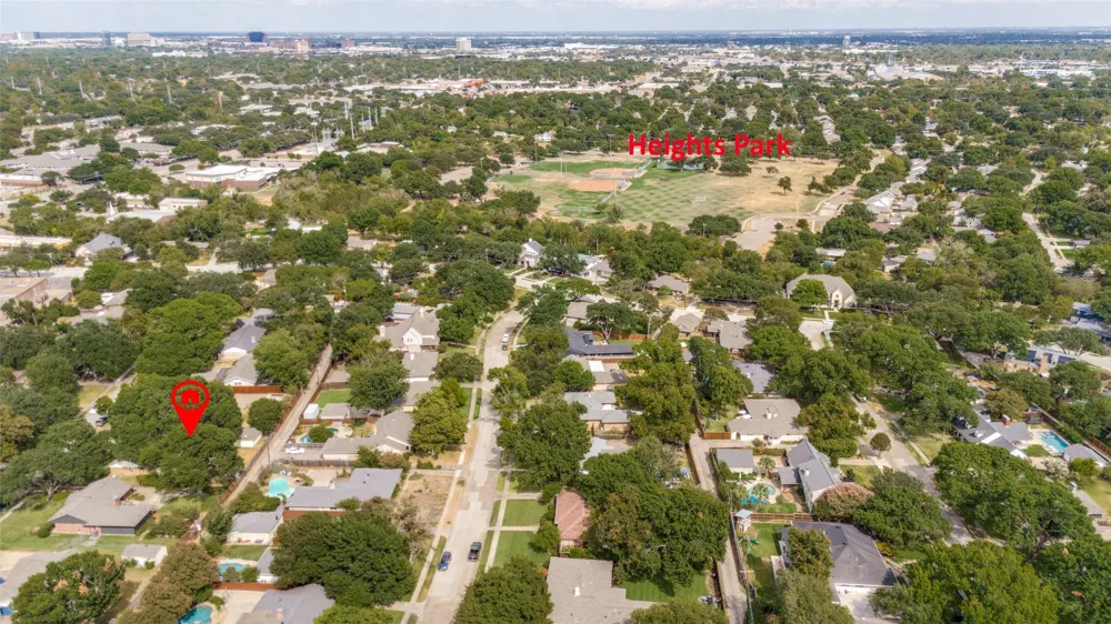 813 Brookhurst Drive Richardson, TX 75080