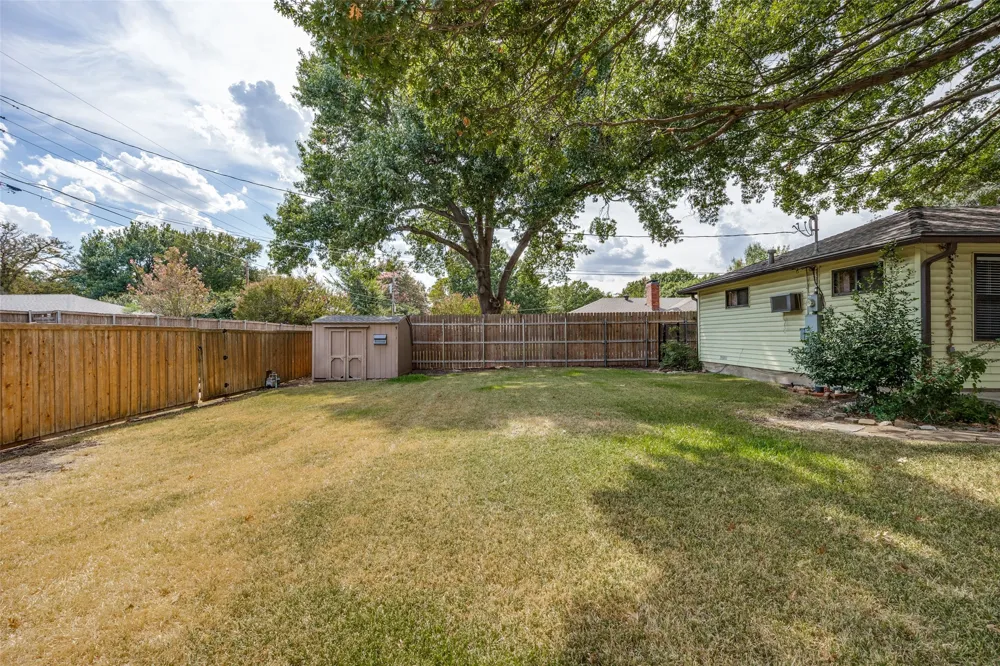 813 Brookhurst Drive Richardson, TX 75080
