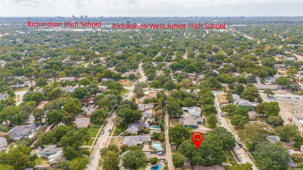 813 Brookhurst Drive Richardson, TX 75080