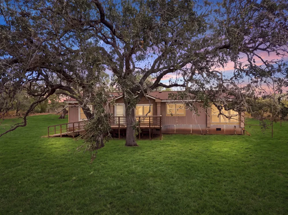 541 County Road 396 Kenedy, TX 78119