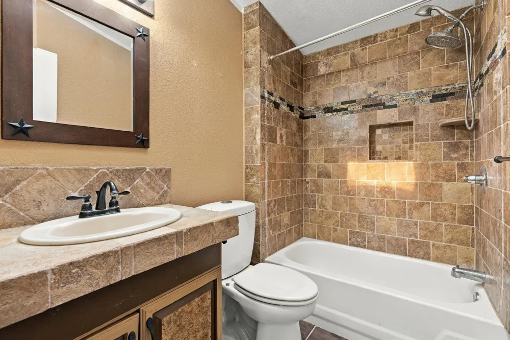 541 County Road 396 Kenedy, TX 78119