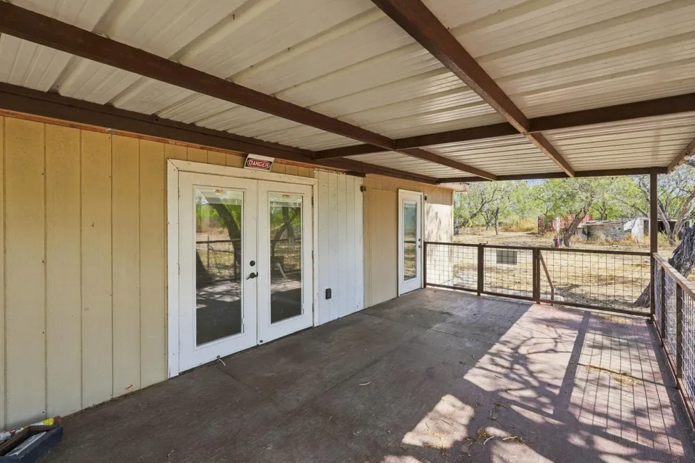 541 County Road 396 Kenedy, TX 78119