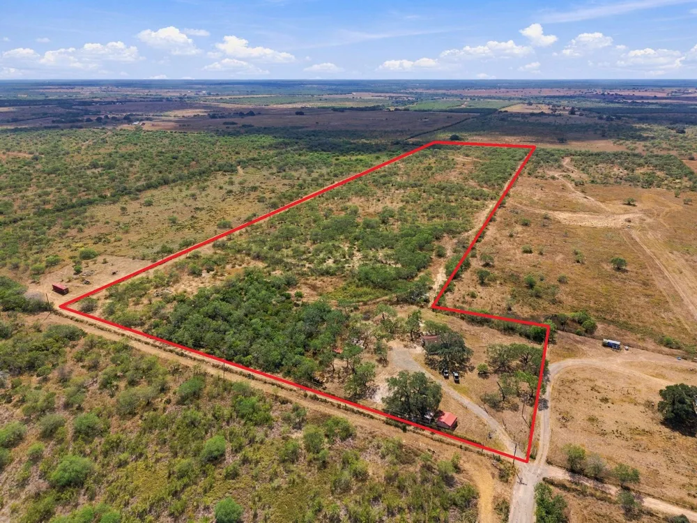 541 County Road 396 Kenedy, TX 78119