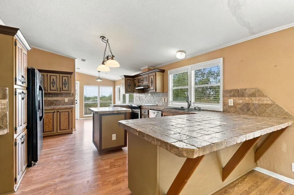 541 County Road 396 Kenedy, TX 78119