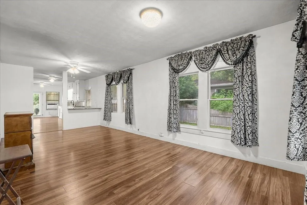 12101 23rd Street Santa Fe, TX 77510