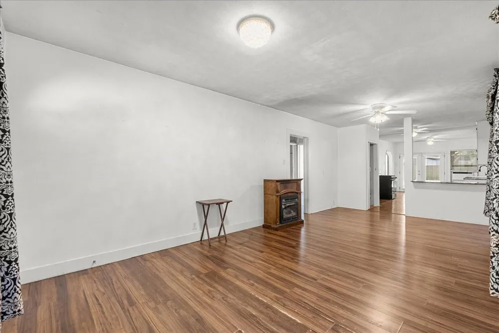 12101 23rd Street Santa Fe, TX 77510