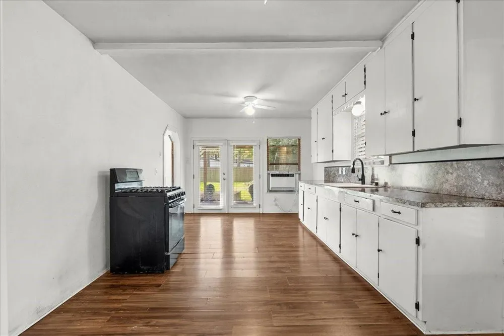 12101 23rd Street Santa Fe, TX 77510