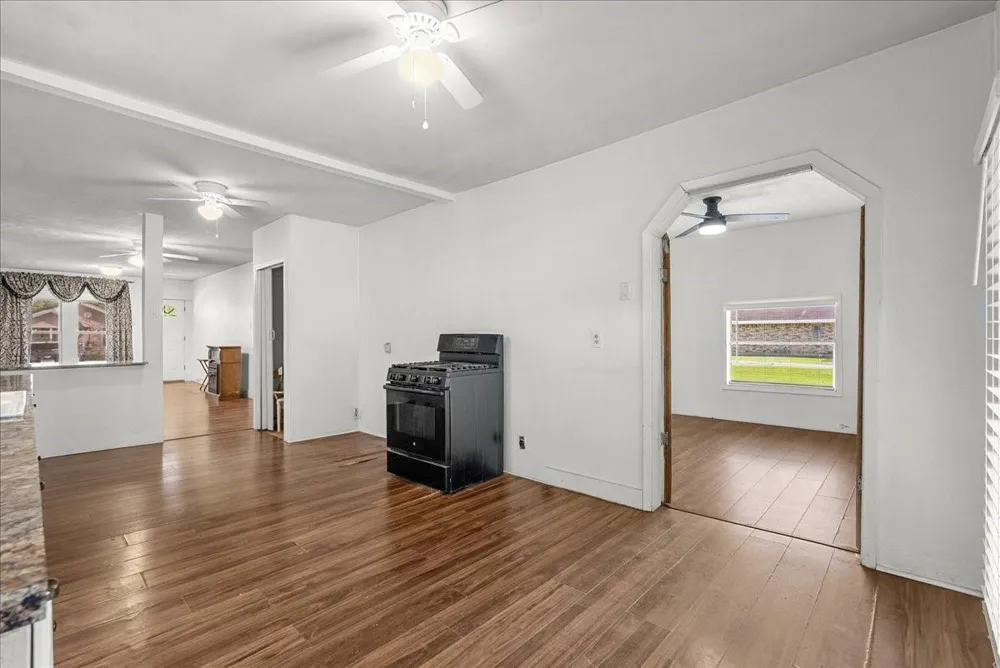 12101 23rd Street Santa Fe, TX 77510