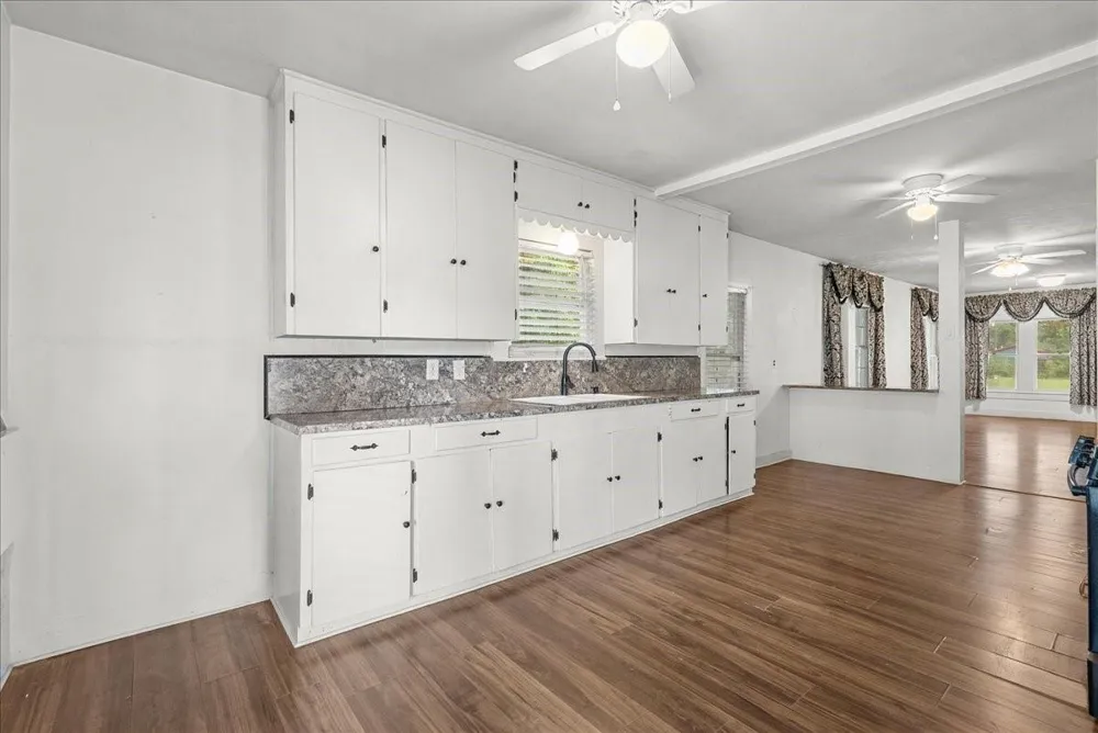 12101 23rd Street Santa Fe, TX 77510