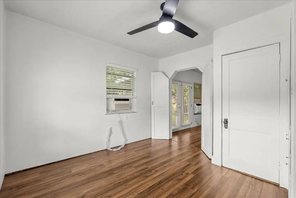 12101 23rd Street Santa Fe, TX 77510