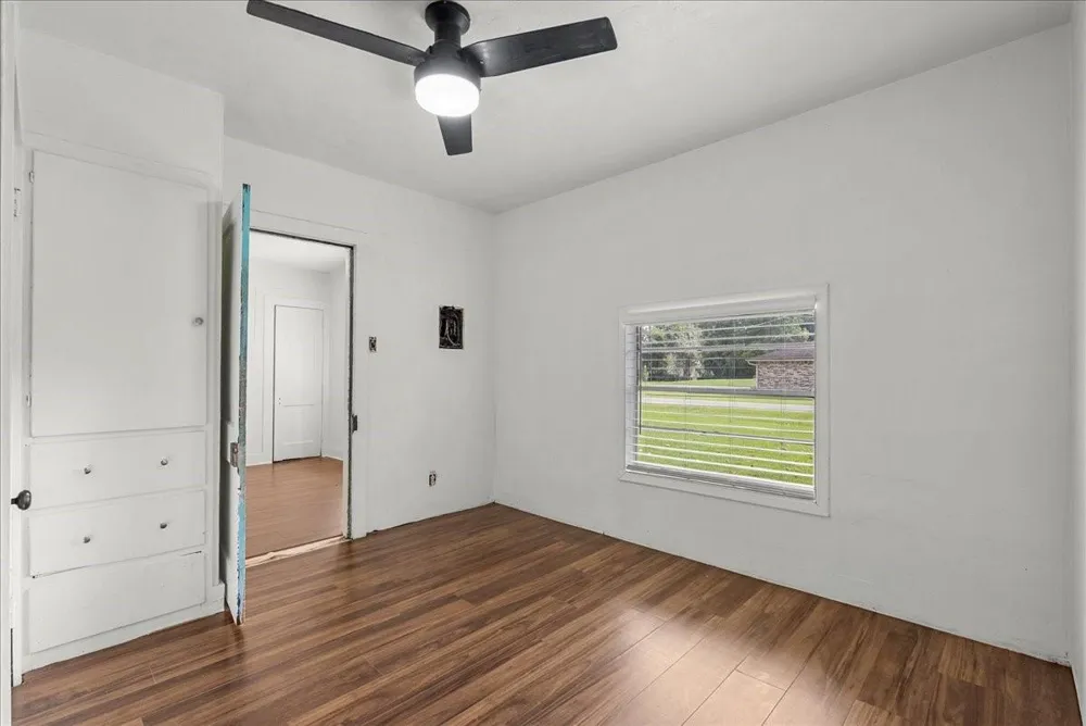 12101 23rd Street Santa Fe, TX 77510