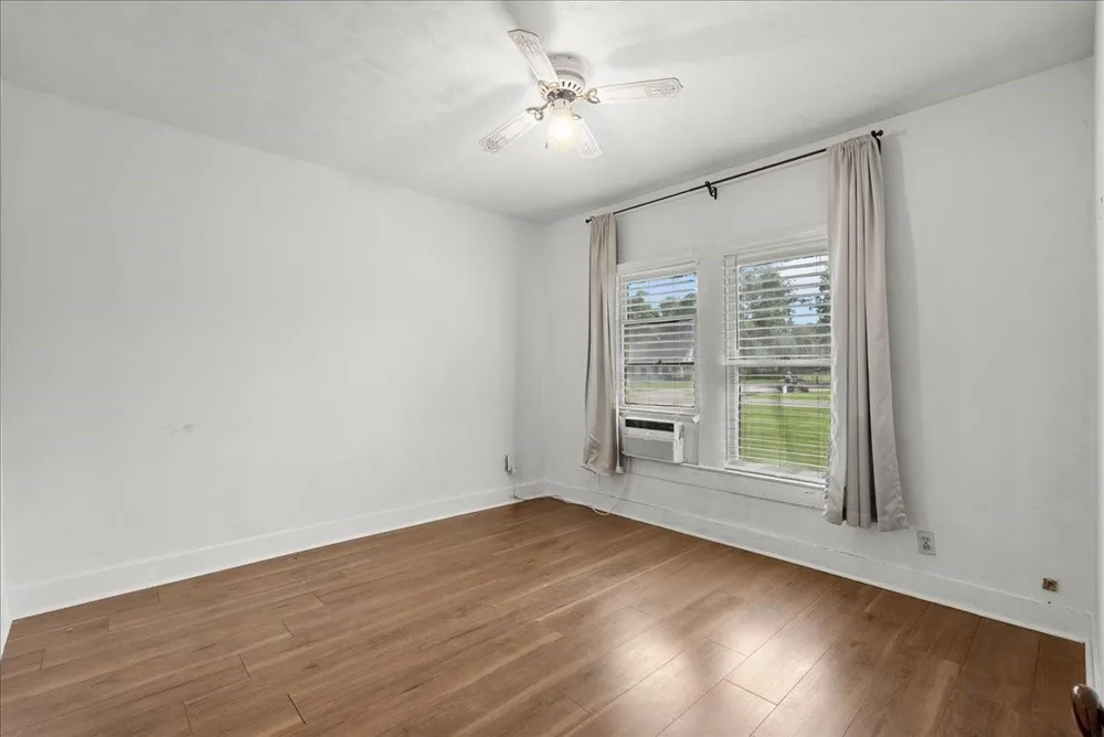 12101 23rd Street Santa Fe, TX 77510