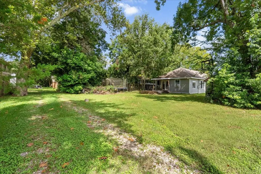 12101 23rd Street Santa Fe, TX 77510