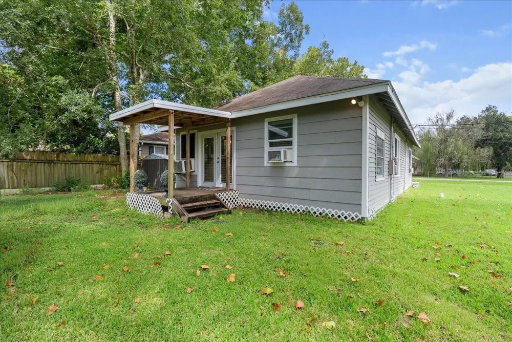 12101 23rd Street Santa Fe, TX 77510