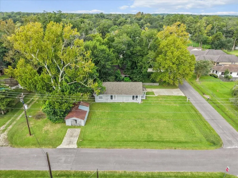 12101 23rd Street Santa Fe, TX 77510