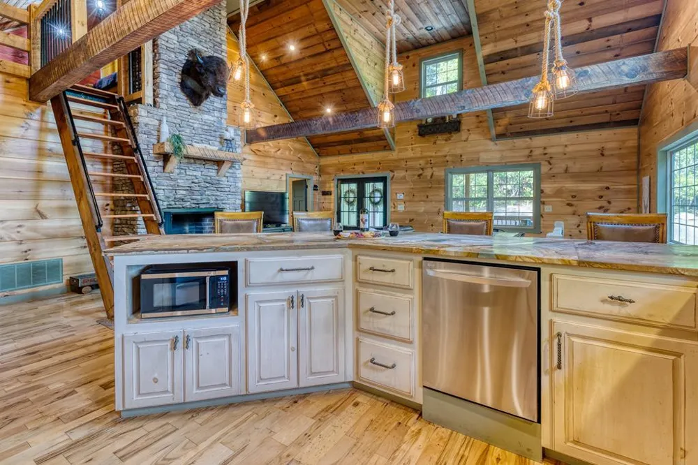 481 Mountain Top Drive Blue Ridge, GA 30513