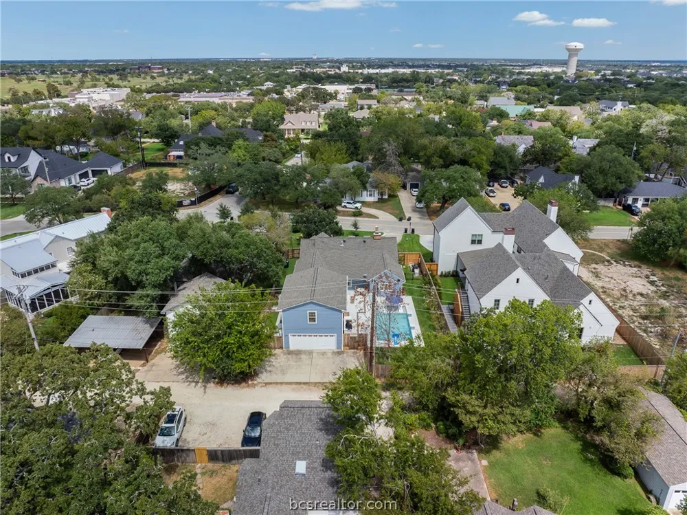 208 Pershing Avenue College Station, TX 77840