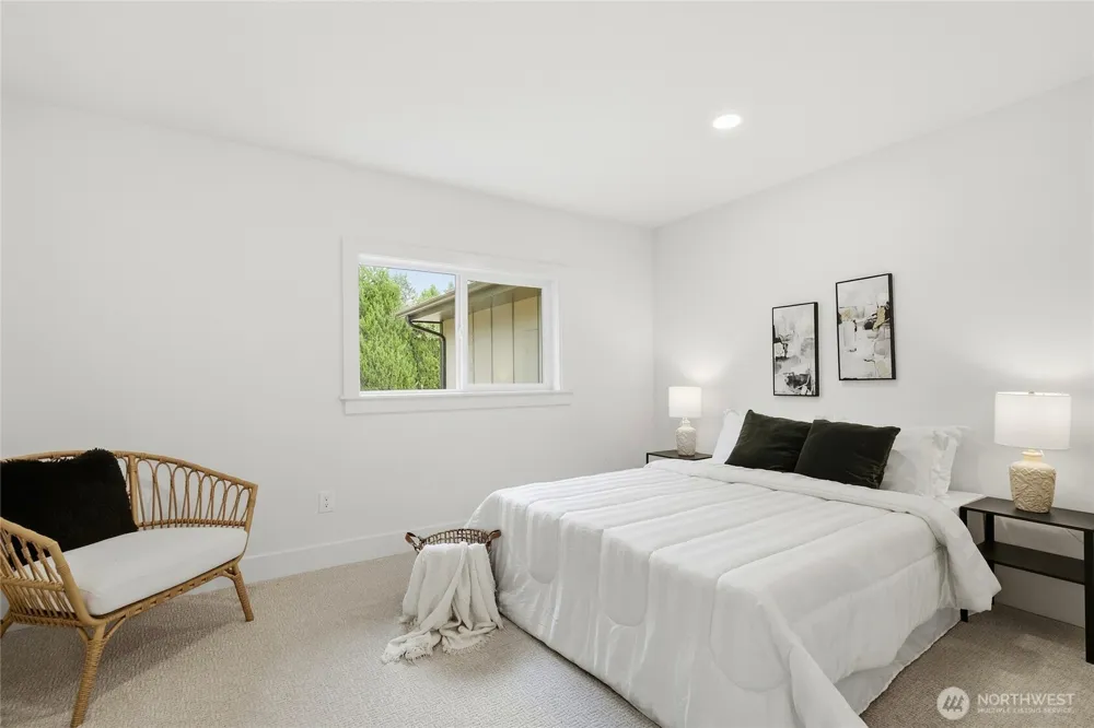 4021 Sunset Drive W University Place, WA 98466