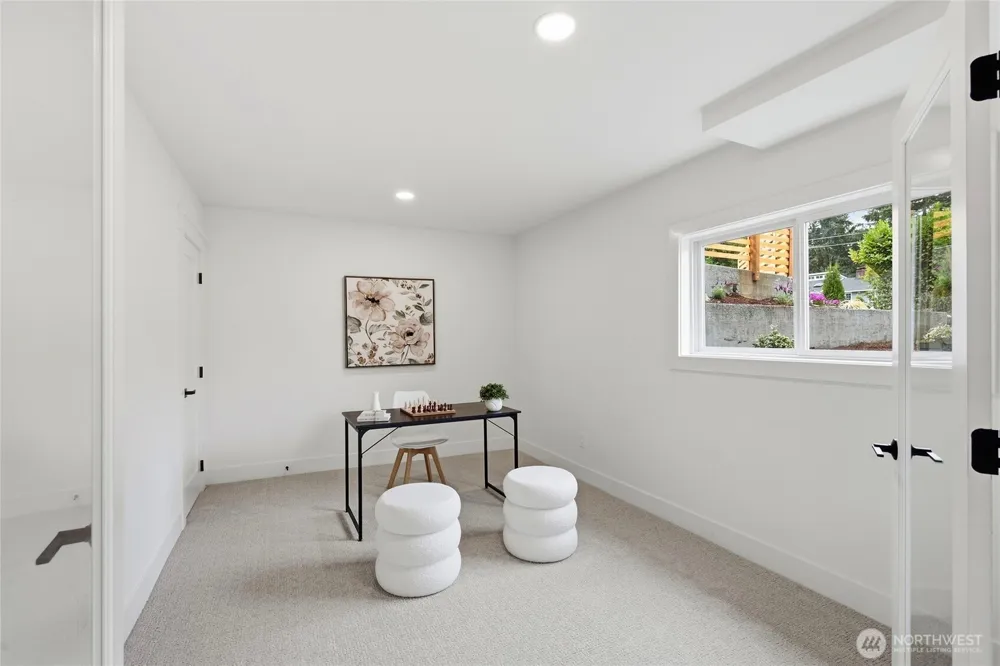 4021 Sunset Drive W University Place, WA 98466