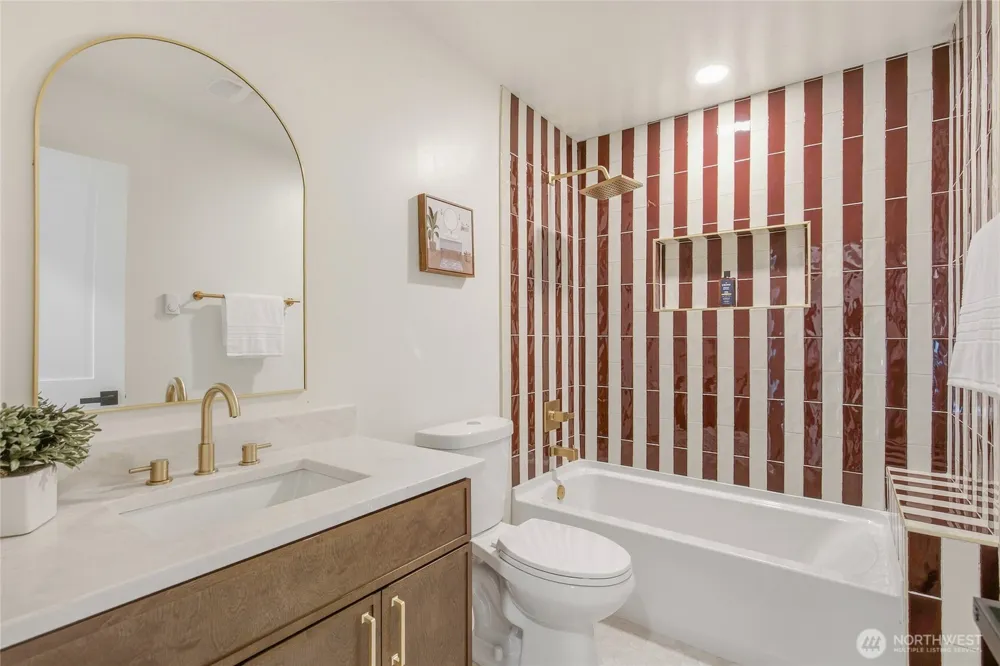 4021 Sunset Drive W University Place, WA 98466
