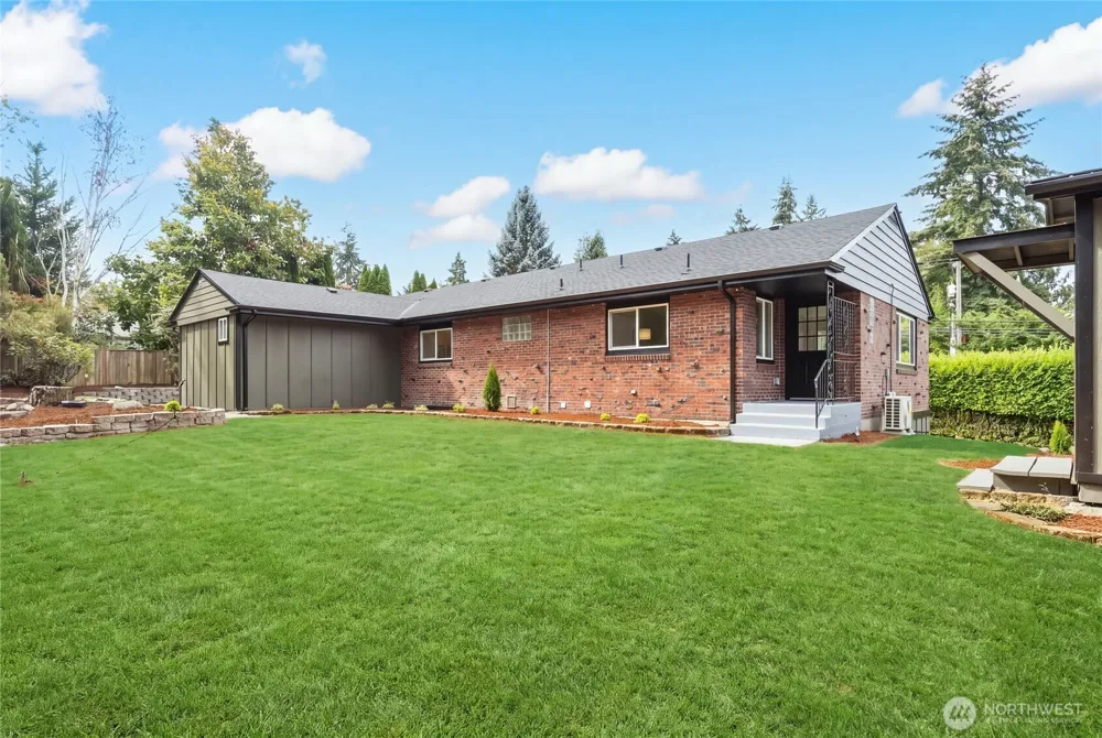 4021 Sunset Drive W University Place, WA 98466