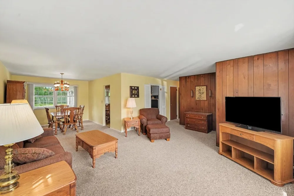 9811 Lorelei Drive Springfield, OH 45231