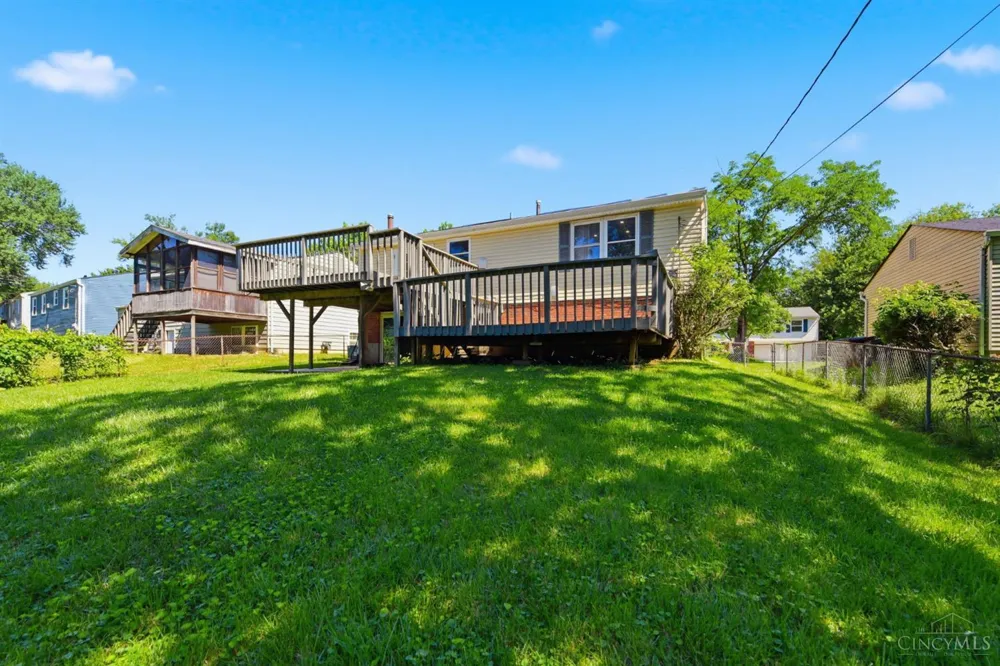 487 Brunswick Drive Forest Park, OH 45240