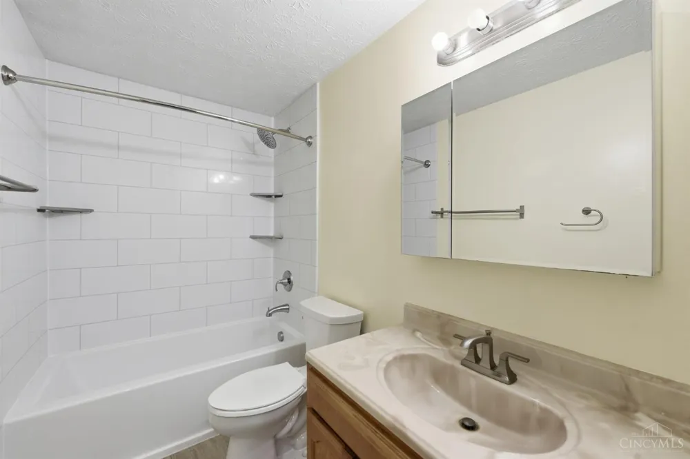 487 Brunswick Drive Forest Park, OH 45240