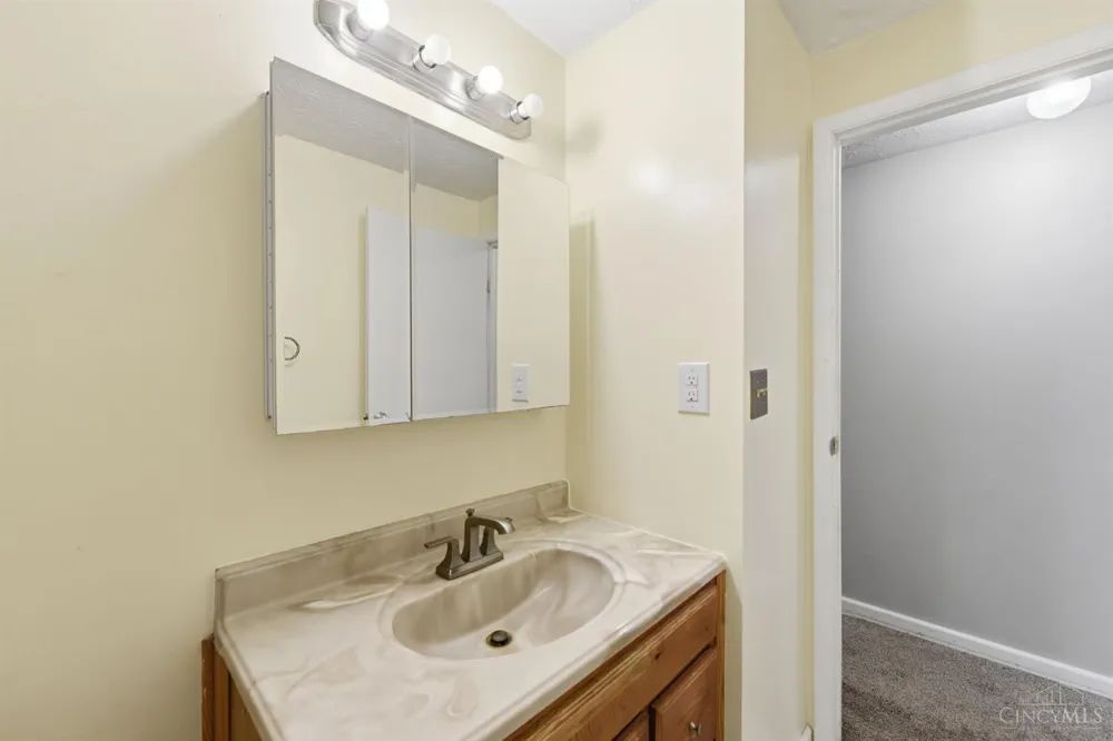 487 Brunswick Drive Forest Park, OH 45240